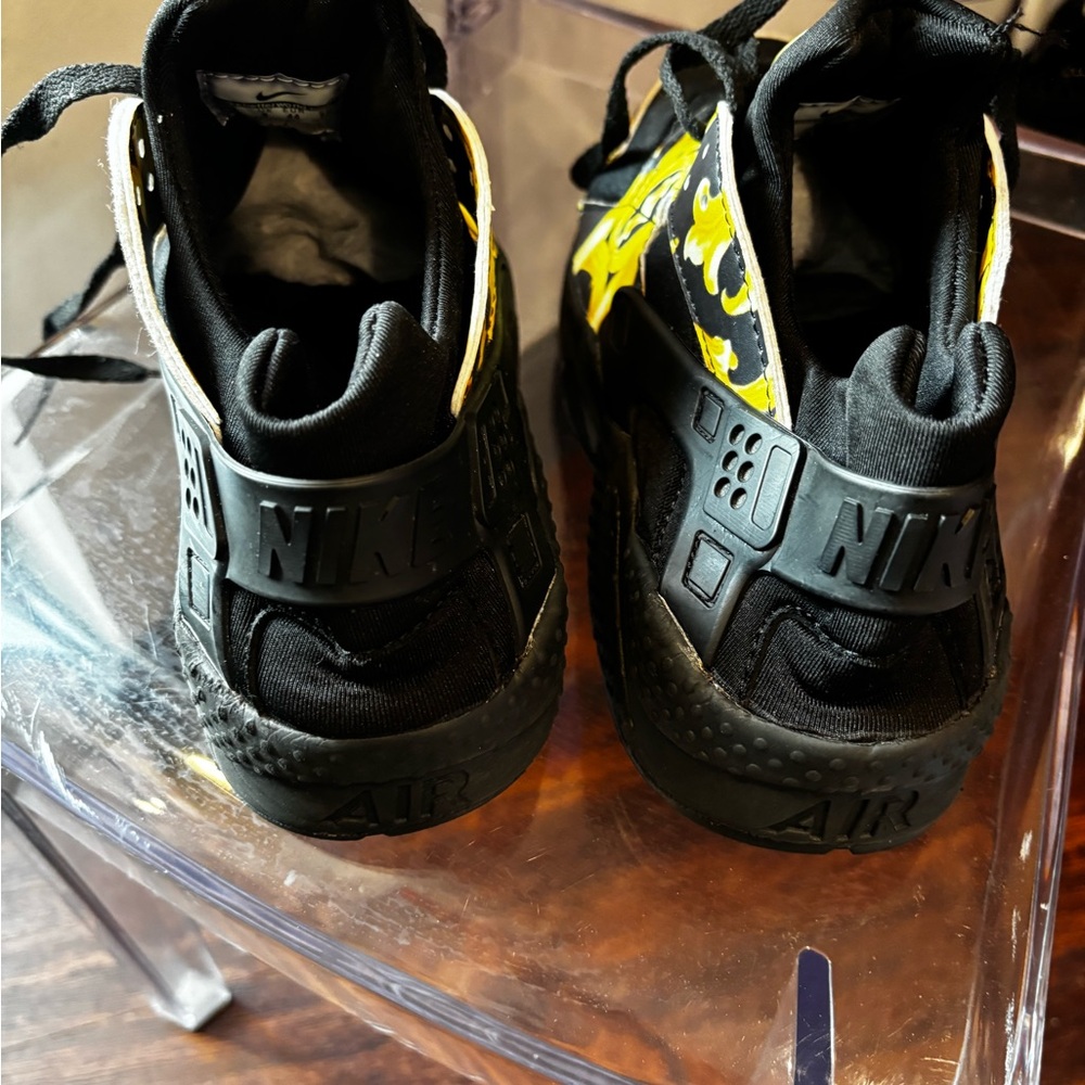 Versace Black and Gold Medusa Sneakers - Picture 5 of 8